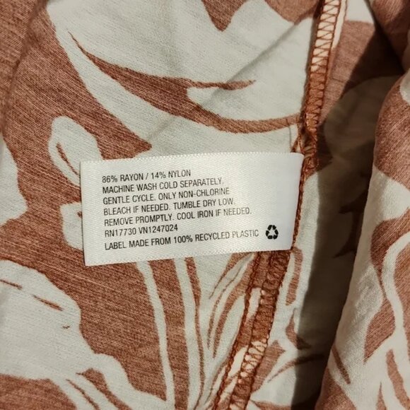 🍁 A New Day tropical Sleeveless Top 🍁 - Picture 3 of 4